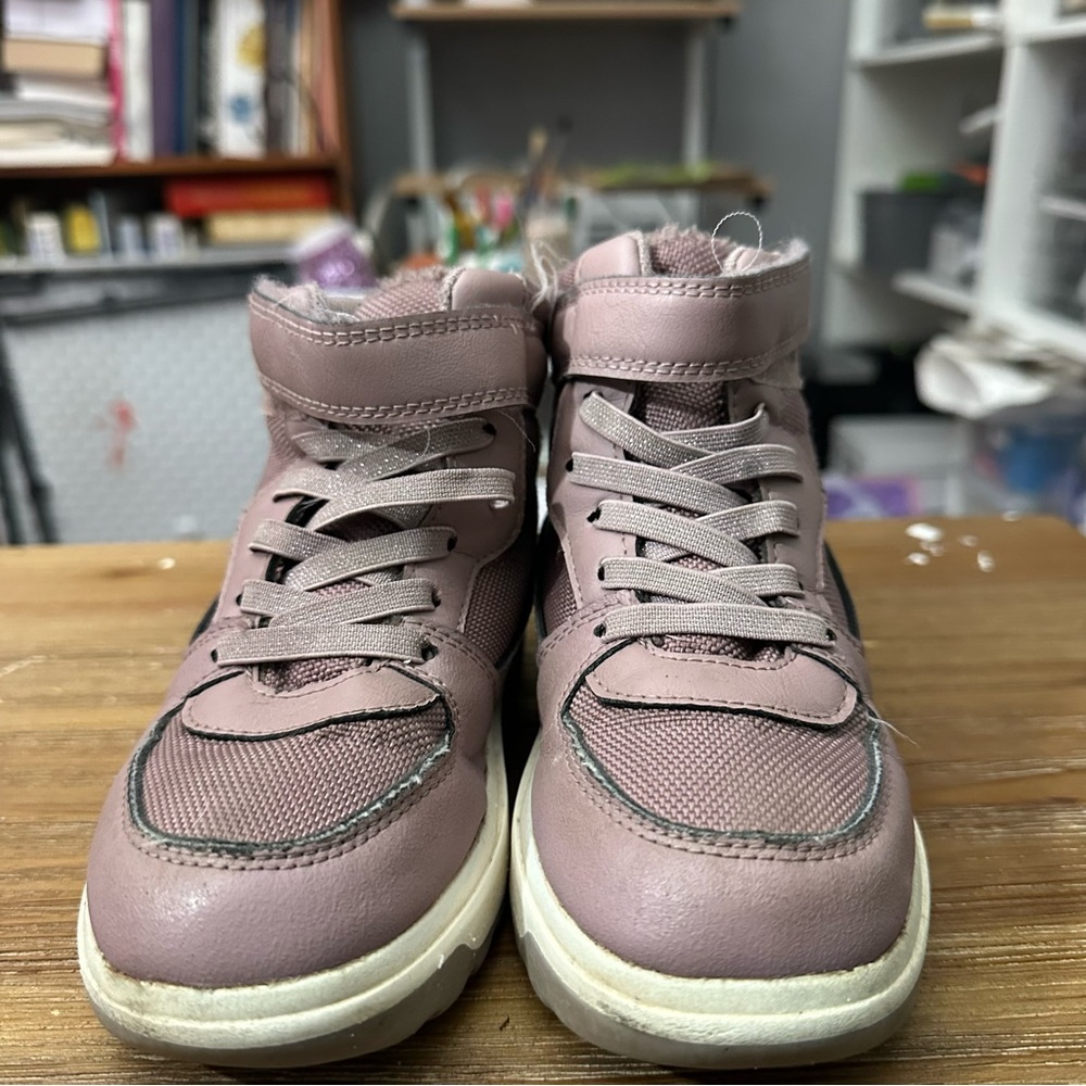 Little girls size 12 h&m water proof boots dusty rose used
